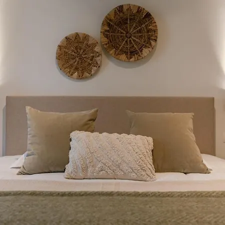 Huswell - Cozy Ground-floor With Spacious Terrace 아파트 *