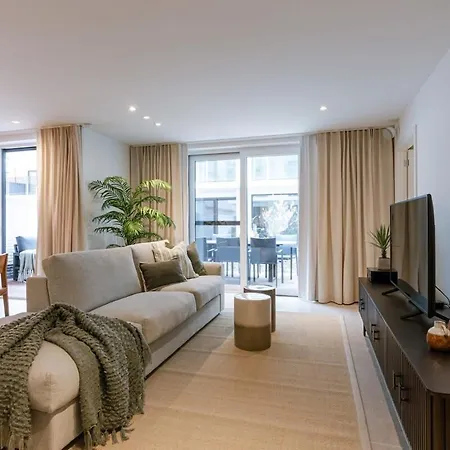Huswell - Cozy Ground-floor With Spacious Terrace 아파트 미들케르케