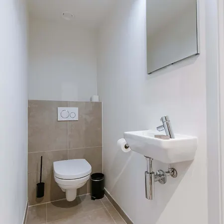 Huswell - Cozy Ground-floor With Spacious Terrace 아파트